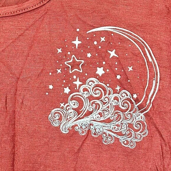 NWT Stunner Burgundy Red Wish Upon A Star Graphic Long Sleeve Top - Size: L - Picture 4 of 6